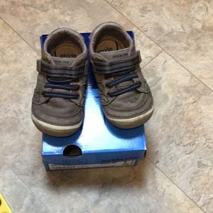 SM ARTIE Stride Rite Sneakers